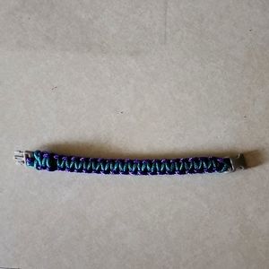 Paracord bracelet